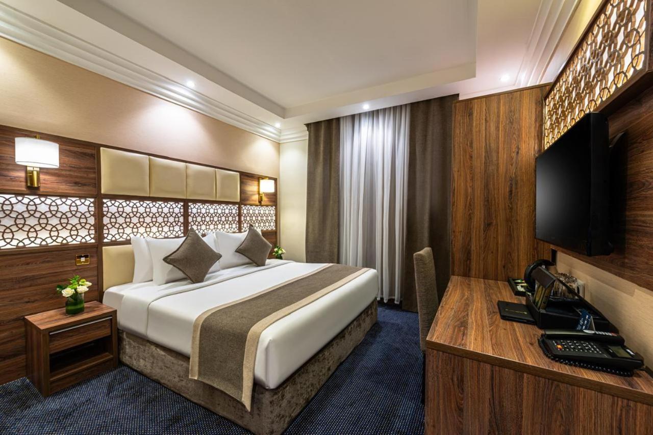 Golden Tulip Al-Zahabi Hotel Medina Phòng bức ảnh